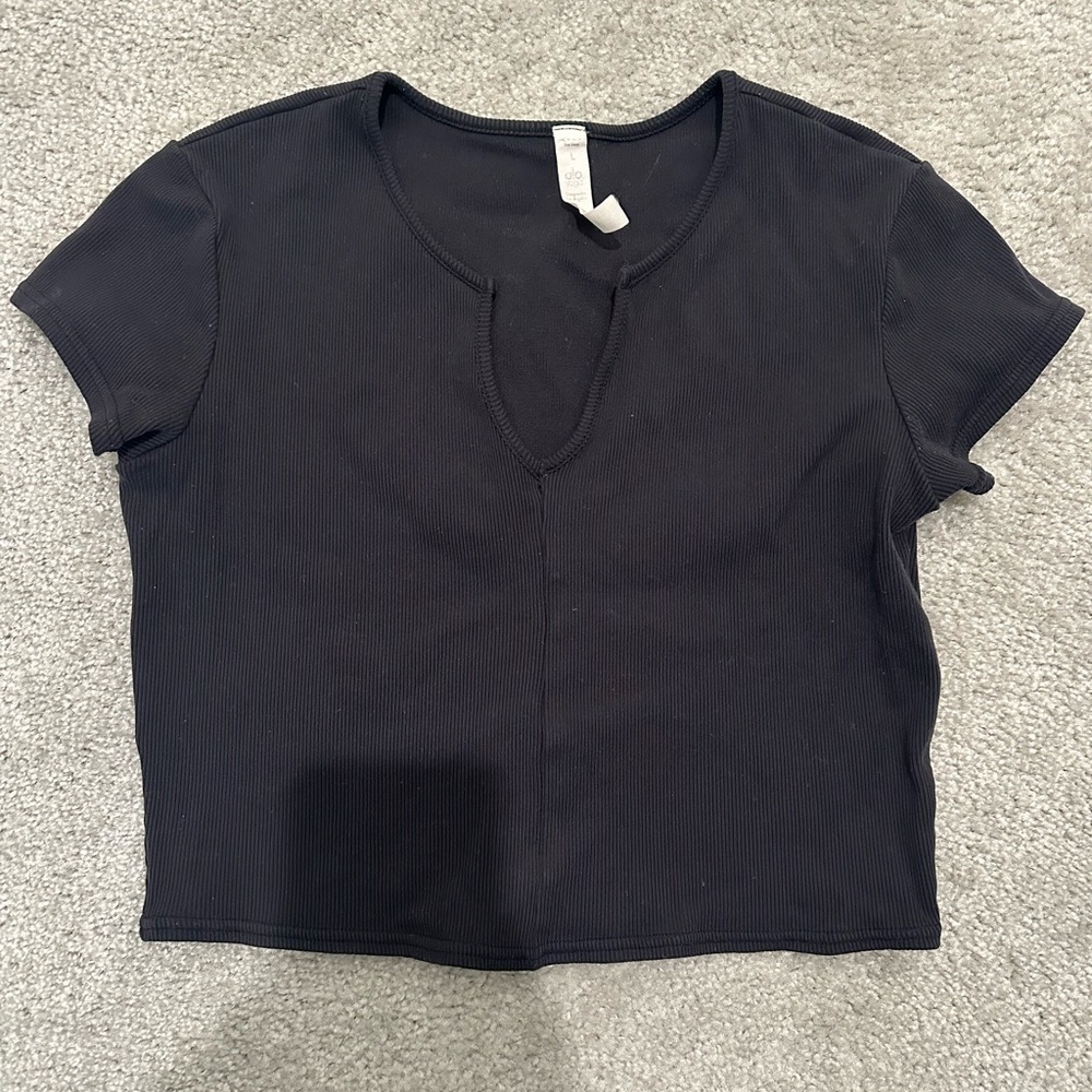 ALO Yoga Black Ribbed Short Sleeve Cropped Top - Picture 1 of 6